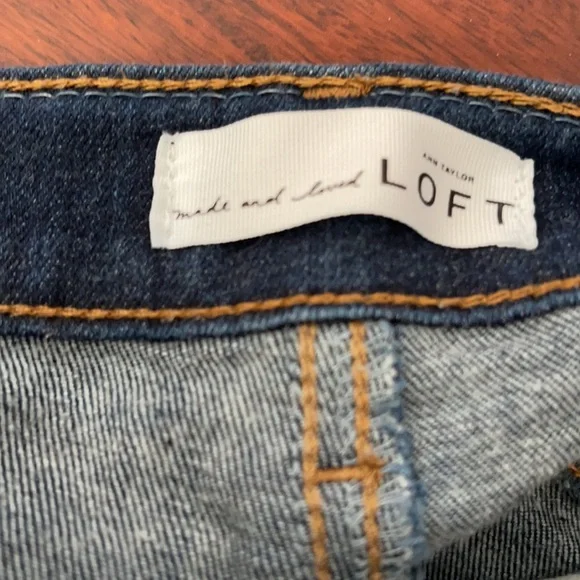 Loft. Jeans. Blue color . Size26 - Picture 4 of 5